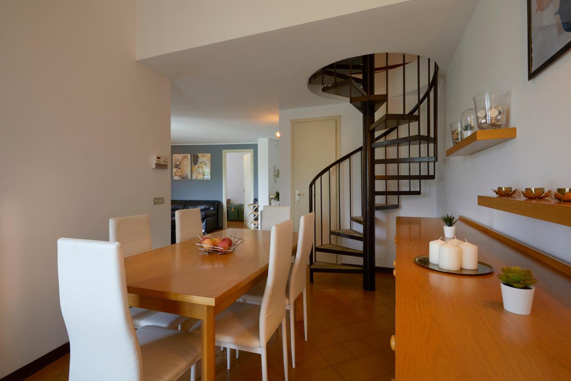 La Finestra Sul - 100mt - Wonderful View For 6 People, Pool, Free Parking Apartment Desenzano del Garda