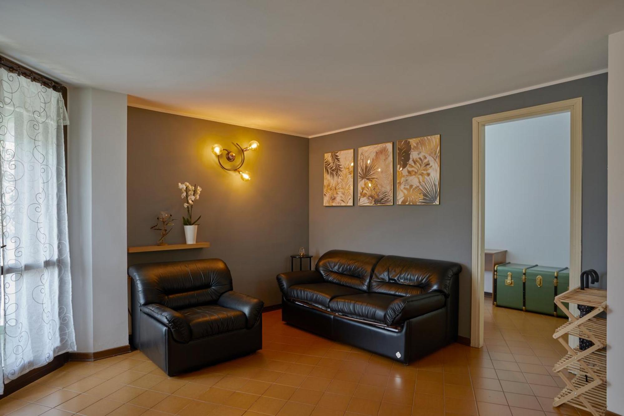 Apartment La Finestra Sul - 100mt - Wonderful View For 6 People, Pool, Free Parking *
